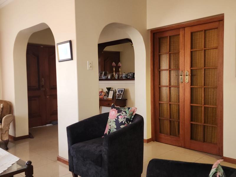 4 Bedroom Property for Sale in Gleemoor Western Cape